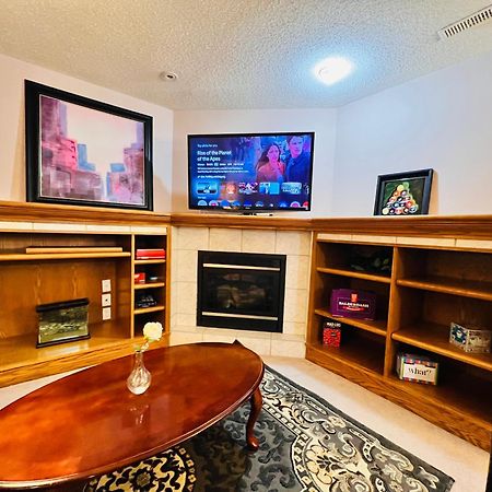 A Classic Homely Basement Suite! Chestermere Εξωτερικό φωτογραφία
