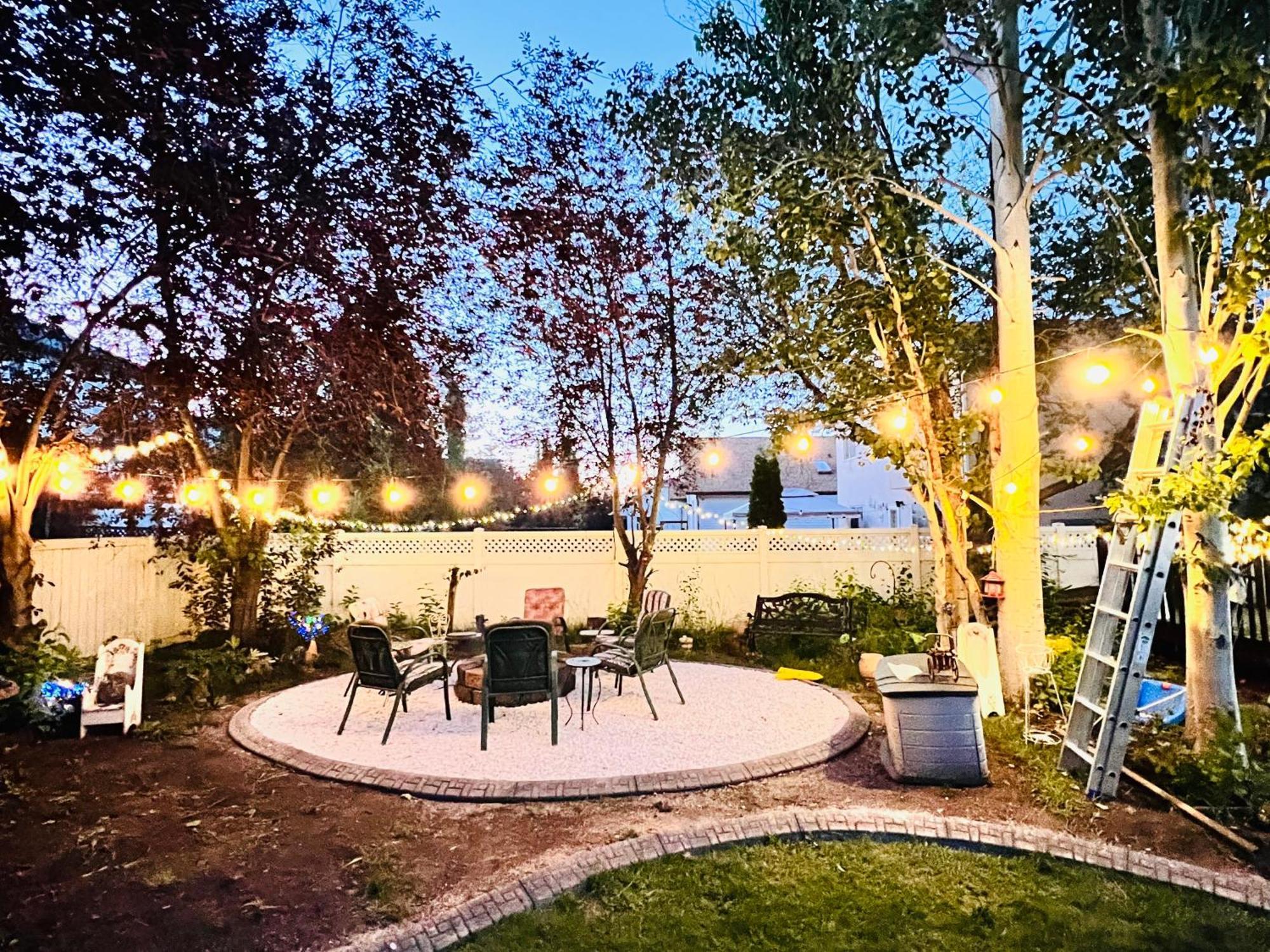 A Classic Homely Basement Suite! Chestermere Εξωτερικό φωτογραφία